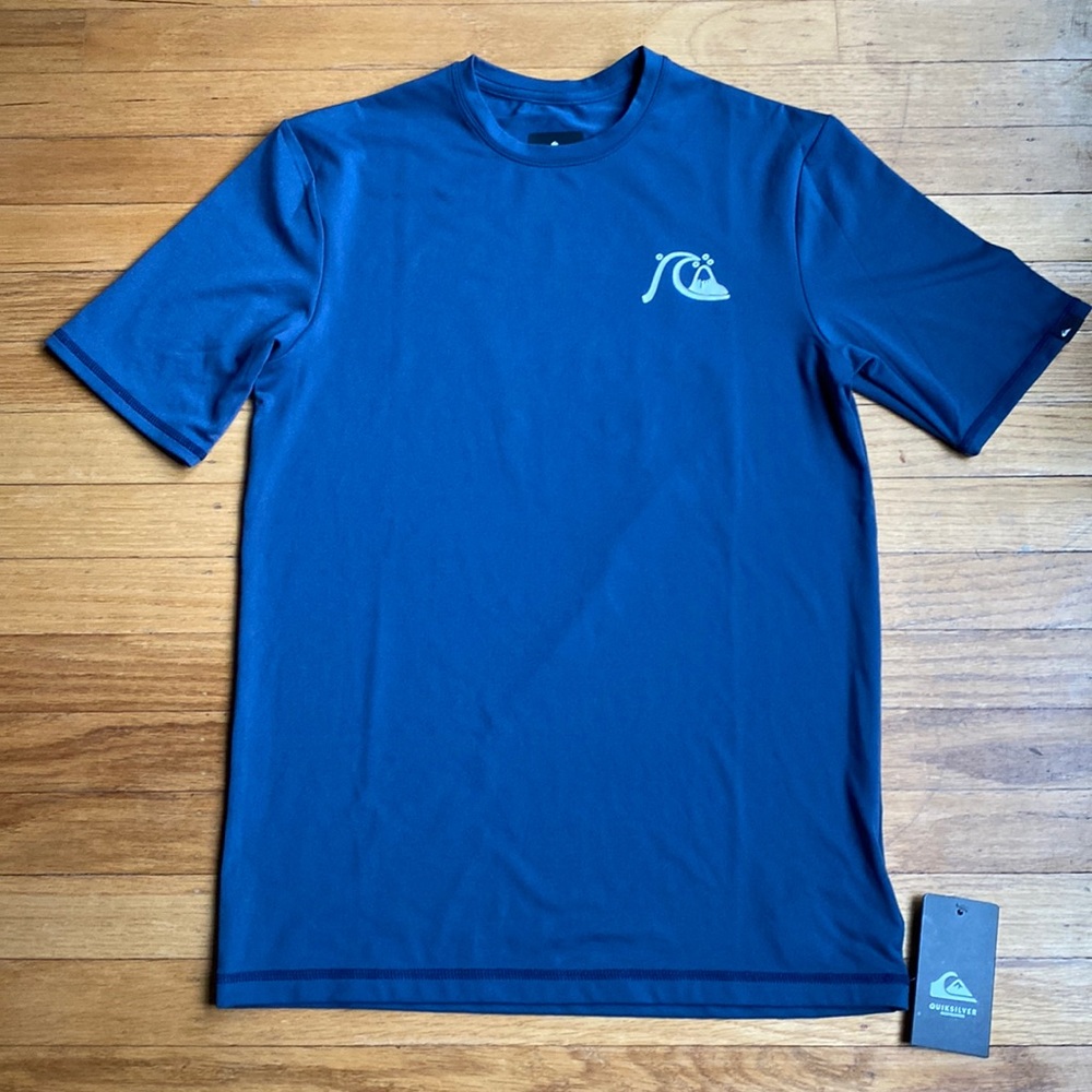 Quiksilver made for surfing Rashguard NWT size youth large/14.